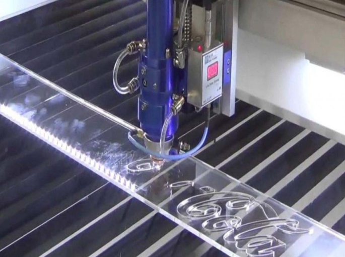 Dịch Vụ Khắc Laser Trên Mica